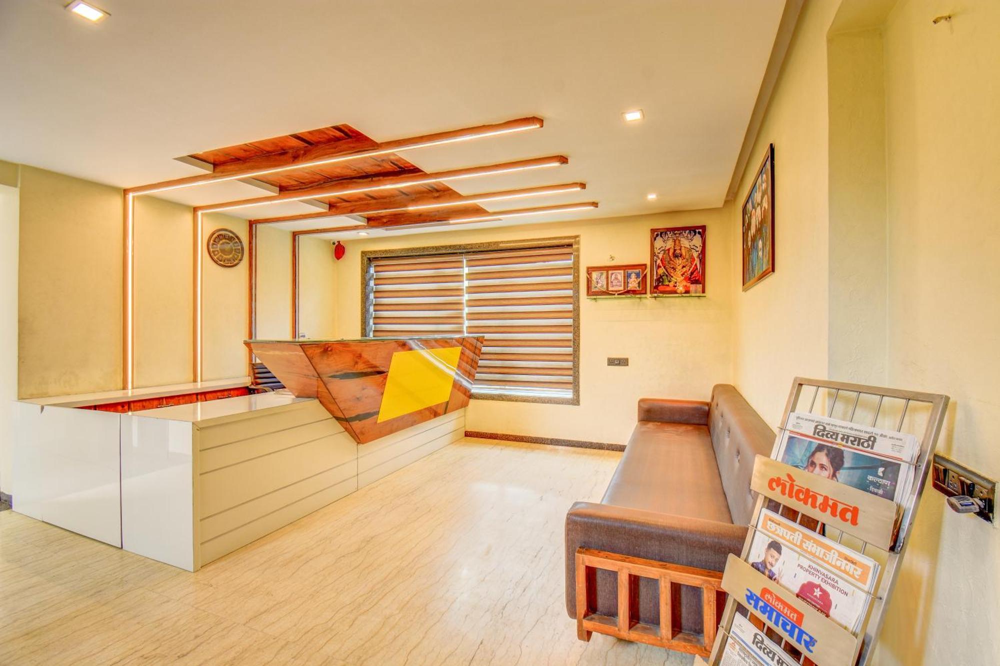 Hotel Deepali Executive Aurangabad  Exteriör bild