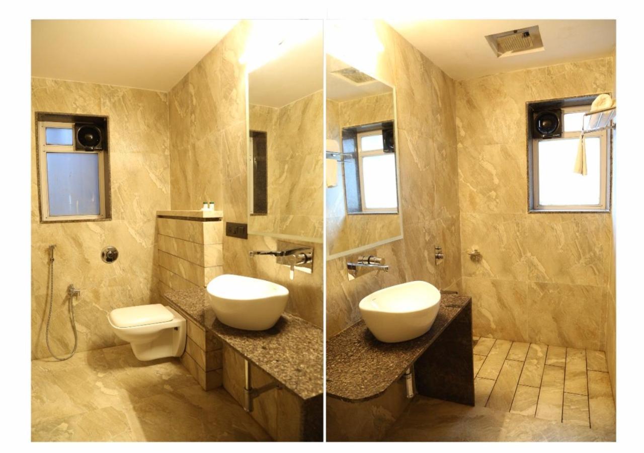 Hotel Deepali Executive Aurangabad  Exteriör bild