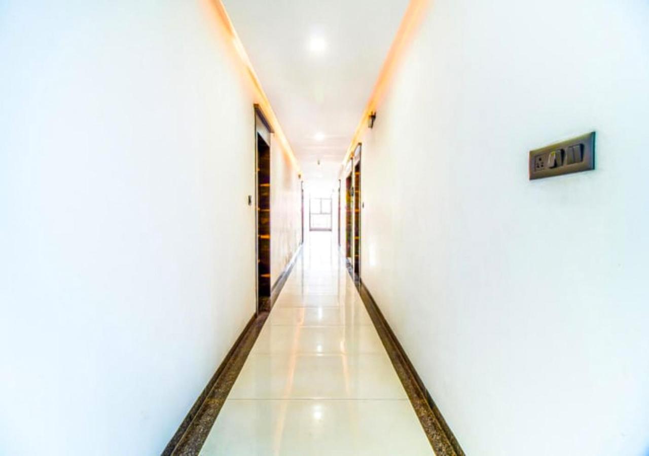 Hotel Deepali Executive Aurangabad  Exteriör bild