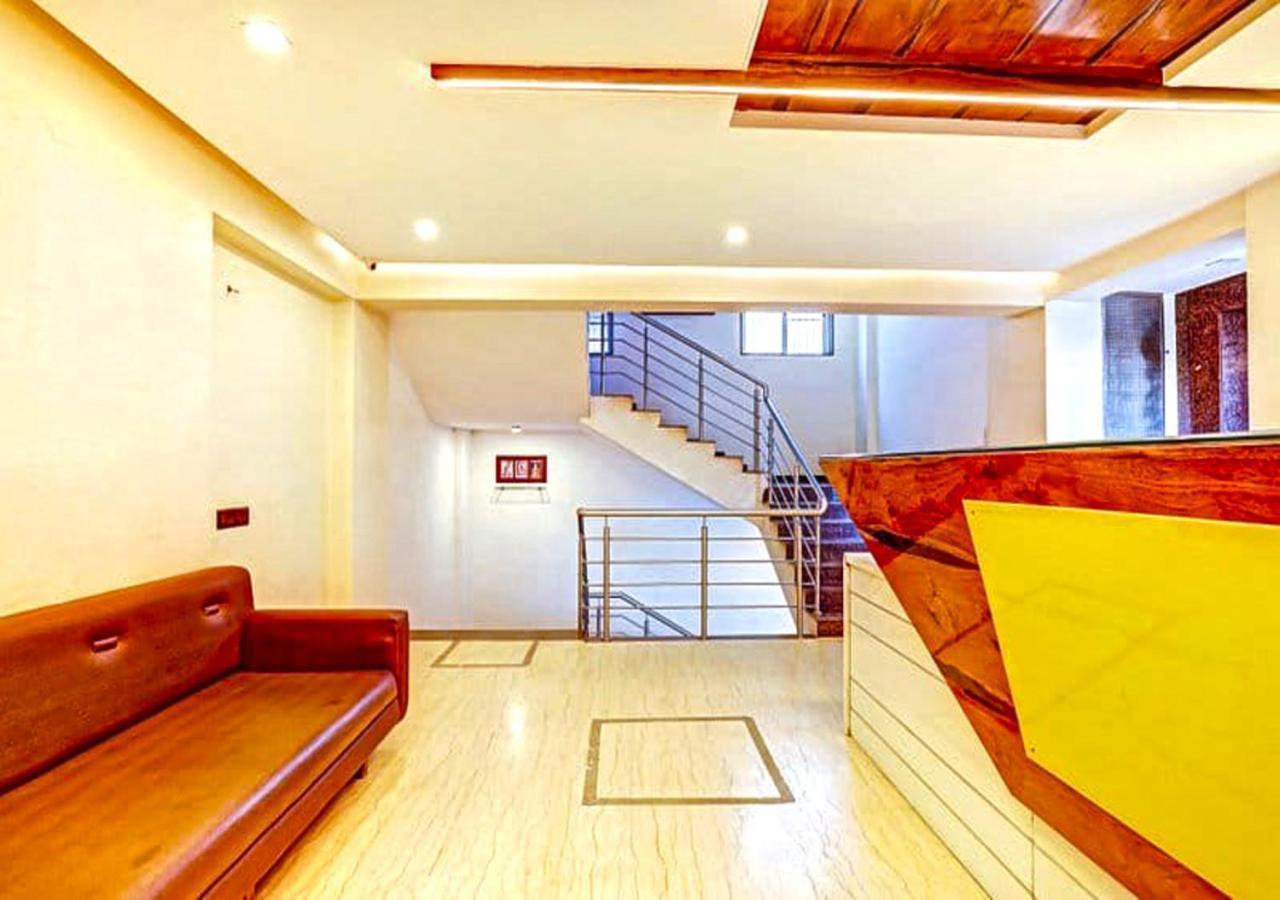 Hotel Deepali Executive Aurangabad  Exteriör bild