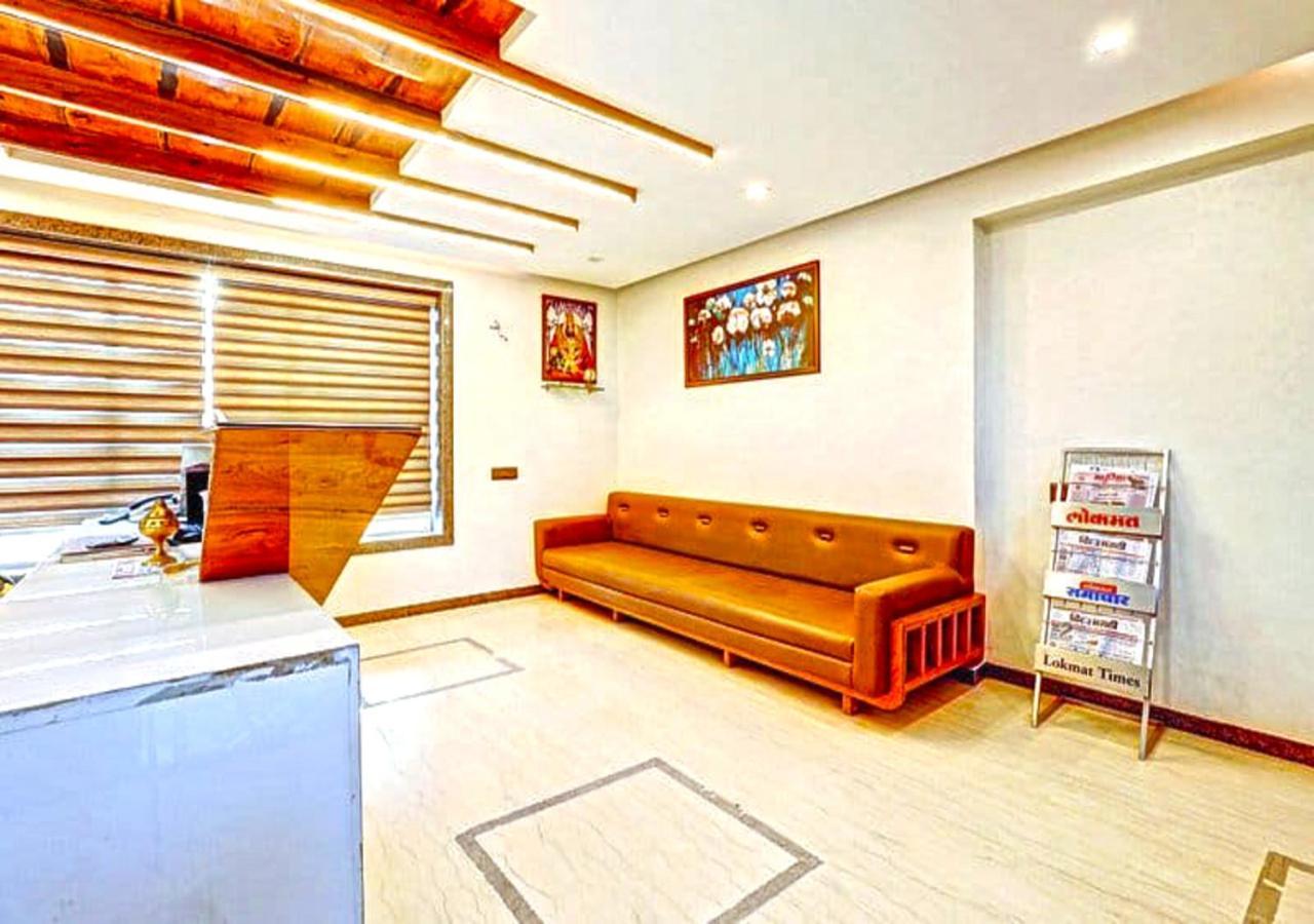 Hotel Deepali Executive Aurangabad  Exteriör bild